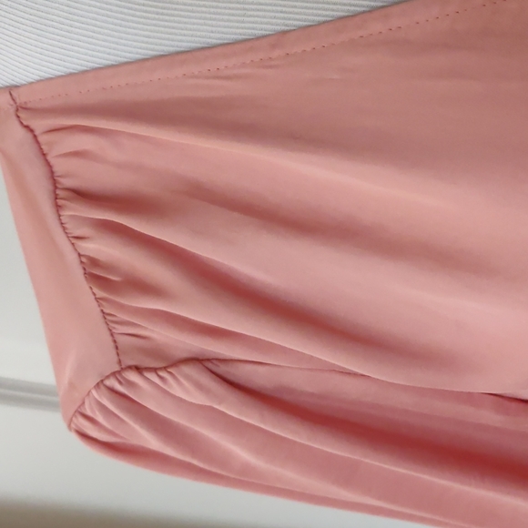 Banana republic silky blouse - Picture 2 of 4